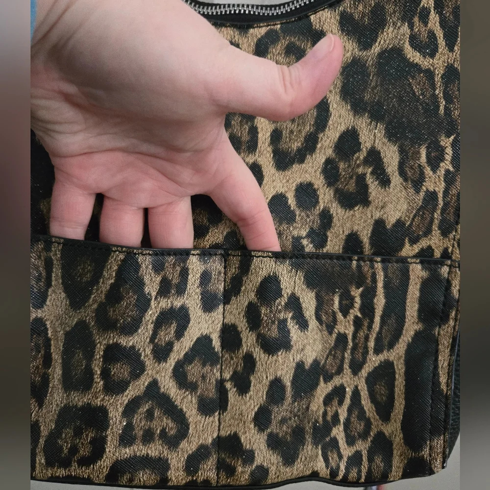 Tahari shoulder bag - Picture 10 of 16